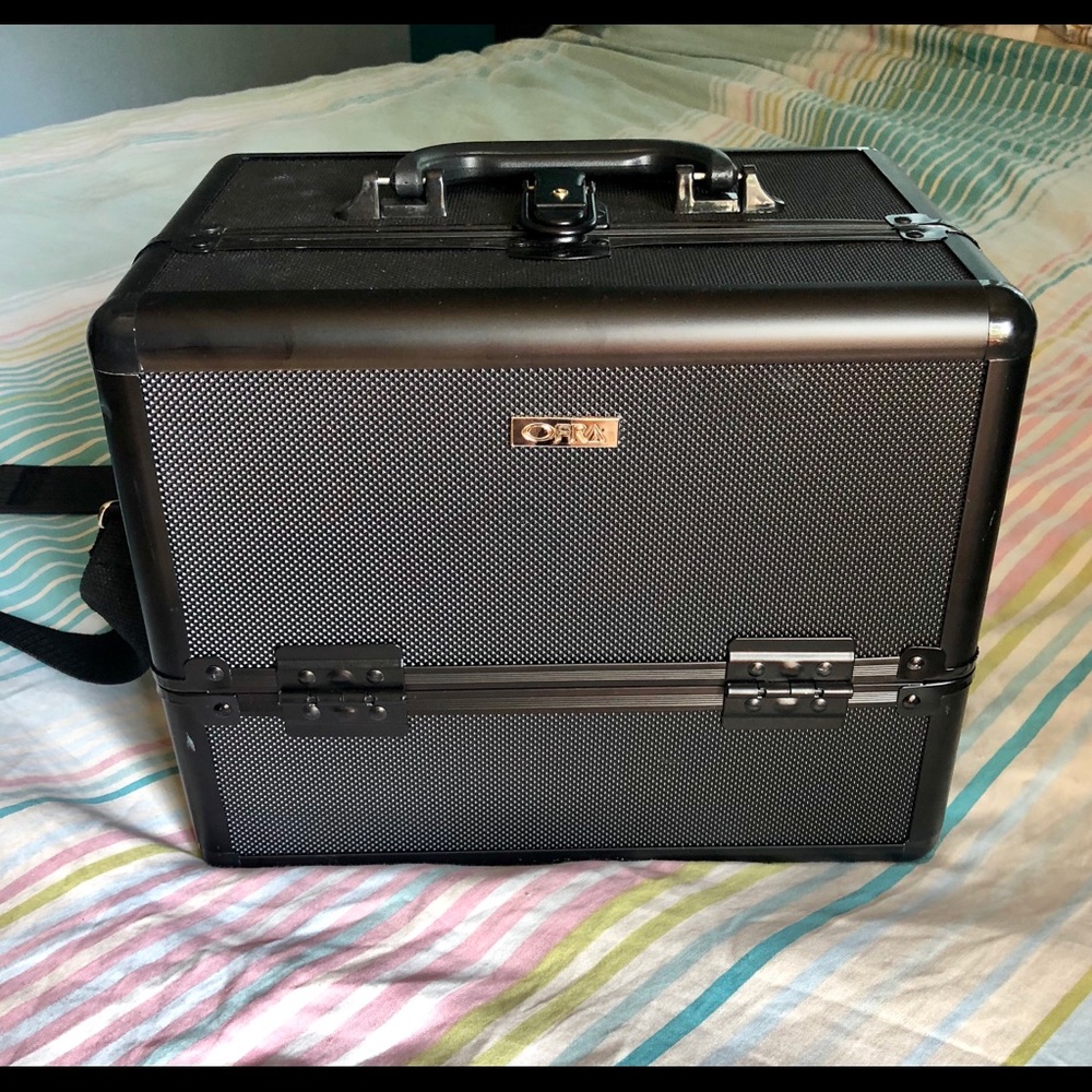 OFRA Cosmetics Pro Makeup Case